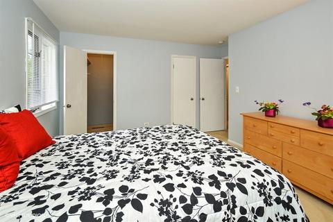248 Brookside Ln #B, Willowbrook, IL 60527 photo 8