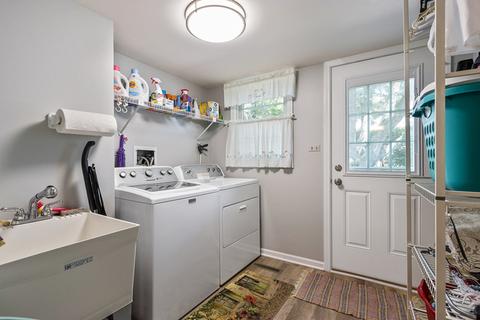 1585 N Summit St, Wheaton, IL 60187 photo 24