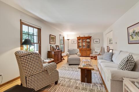 1585 N Summit St, Wheaton, IL 60187 photo 5