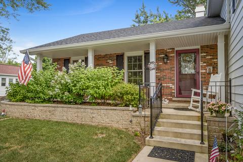 1585 N Summit St, Wheaton, IL 60187 photo 2