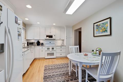 1585 N Summit St, Wheaton, IL 60187 photo 9
