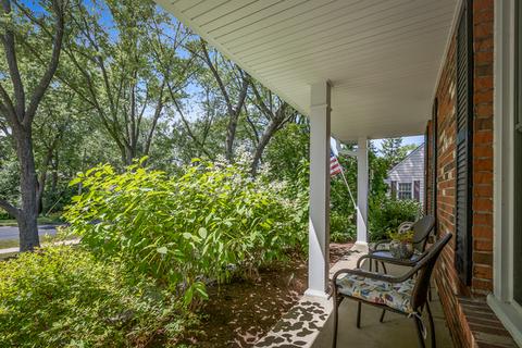 1585 N Summit St, Wheaton, IL 60187 photo 3