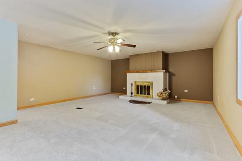15 Kingman Ln, Hoffman Estates, IL 60169 photo 3