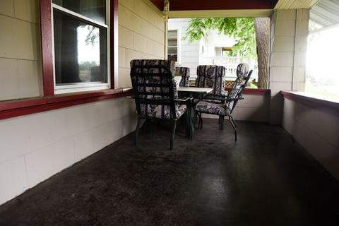 820 E 2nd St, Dixon, IL 61021 photo 5