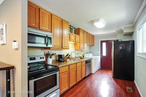 203 Cindy Ln, Wheeling, IL 60090 photo 4