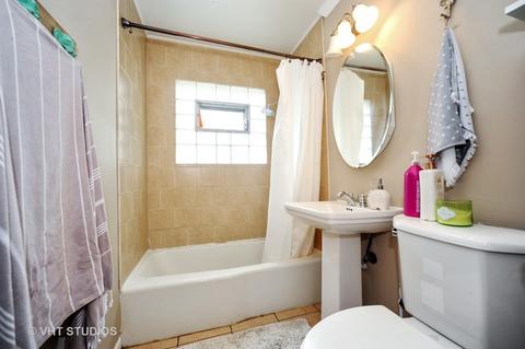203 Cindy Ln, Wheeling, IL 60090 photo 9