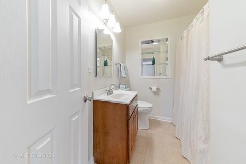 384 S Wolf Rd, Des Plaines, IL 60016 photo 8