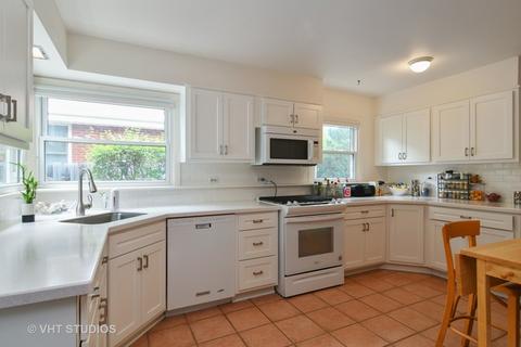 803 Echo Ln, Glenview, IL 60025 photo 2