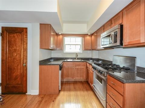 602 E Willow Ave, Wheaton, IL 60187 photo 9