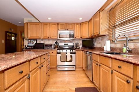 142 E Monroe St, Elmhurst, IL 60126 photo 5