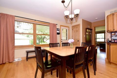 142 E Monroe St, Elmhurst, IL 60126 photo 3