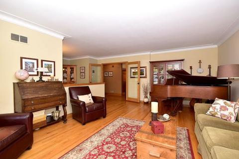 142 E Monroe St, Elmhurst, IL 60126 photo 7