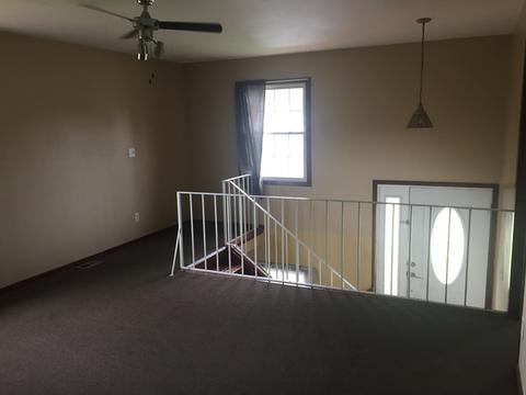 618 Howard Ave, Aurora, IL 60506 photo 5