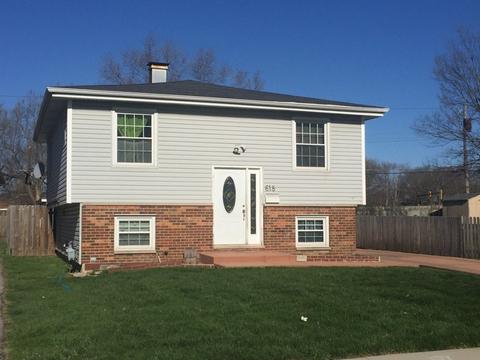 618 Howard Ave, Aurora, IL 60506 photo 2