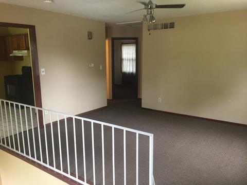 618 Howard Ave, Aurora, IL 60506 photo 4