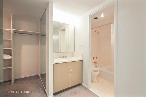 175 E Delaware Pl #5218, Chicago, IL 60611 photo 8