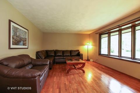 10396 Ray Dr, Roscoe, IL 61073 photo 2
