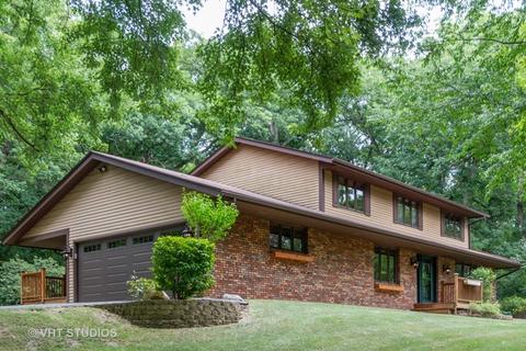 10396 Ray Dr, Roscoe, IL 61073 photo 1