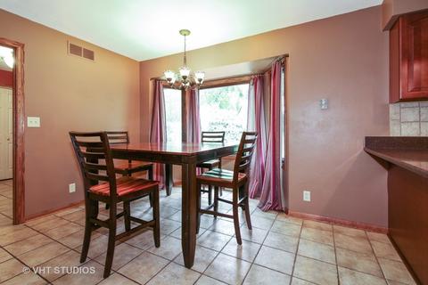 10396 Ray Dr, Roscoe, IL 61073 photo 4