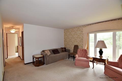 93 Circle Dr E, Montgomery, IL 60538 photo 10
