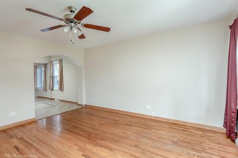8518 S Massasoit St, Burbank, IL 60459 photo 4