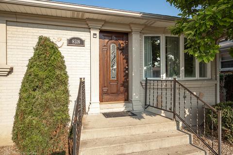 8518 S Massasoit St, Burbank, IL 60459 photo 2