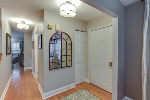 984 Georgian Pl, Bartlett, IL 60103 photo 3
