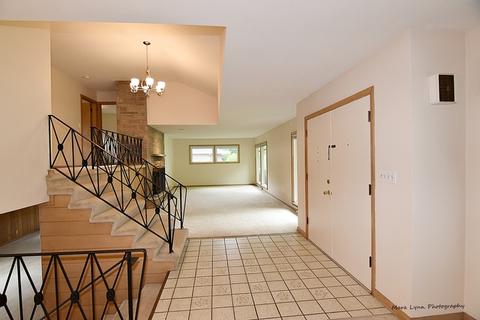 509 Maple Ln, Geneva, IL 60134 photo 2