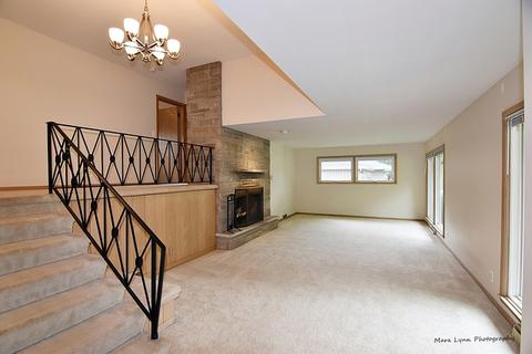 509 Maple Ln, Geneva, IL 60134 photo 3