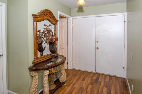 612 E Devon Ave, Roselle, IL 60172 photo 2