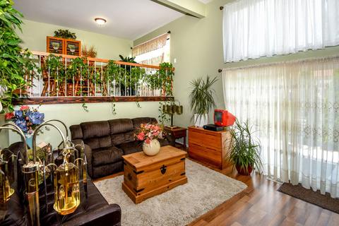 612 E Devon Ave, Roselle, IL 60172 photo 9