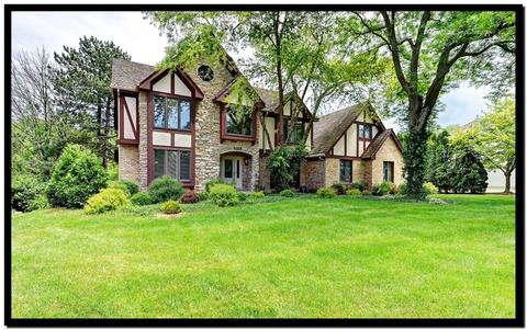 8941 Royal Dr, Burr Ridge, IL 60527 photo 1