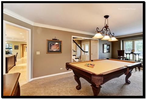 8941 Royal Dr, Burr Ridge, IL 60527 photo 4