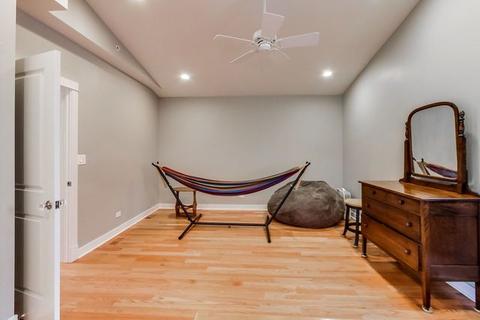 2035 W Coulter St, Chicago, IL 60608 photo 27