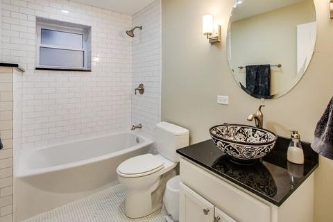 2035 W Coulter St, Chicago, IL 60608 photo 9