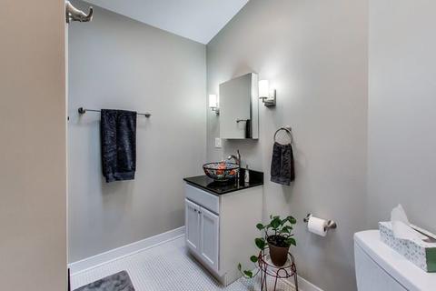 2035 W Coulter St, Chicago, IL 60608 photo 28