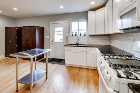 2035 W Coulter St, Chicago, IL 60608 photo 12