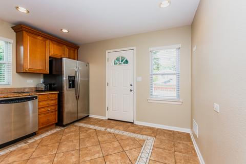 3100 N Mango Ave, Chicago, IL 60641 photo 9