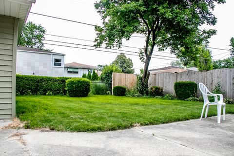 2117 Westview Dr, Des Plaines, IL 60018 photo 23
