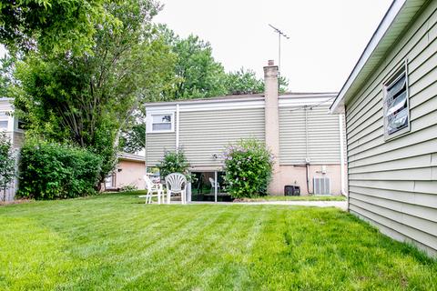 2117 Westview Dr, Des Plaines, IL 60018 photo 24