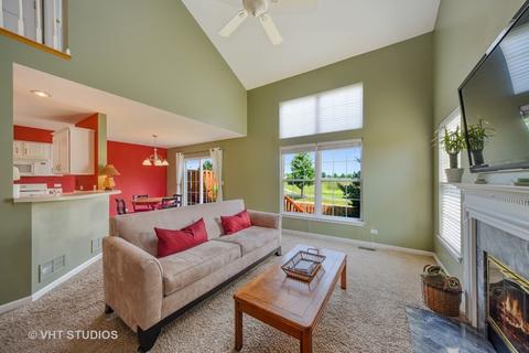 1050 E Danbury Dr, Cary, IL 60013 photo 3