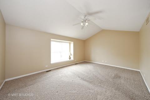 1050 E Danbury Dr, Cary, IL 60013 photo 8