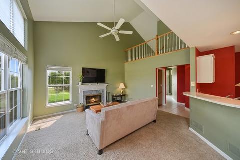 1050 E Danbury Dr, Cary, IL 60013 photo 4