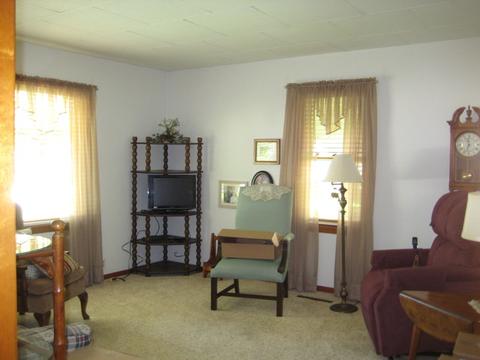608 W Park St, Morrison, IL 61270 photo 3