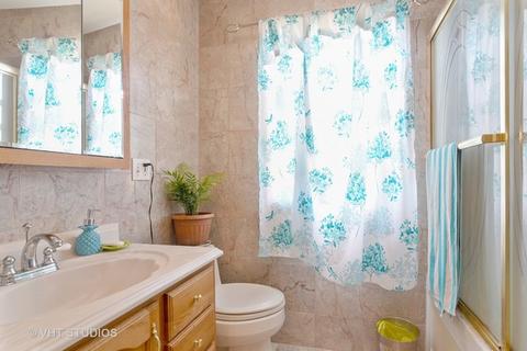 2707 W Gregory St, Chicago, IL 60625 photo 10