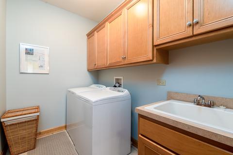 1050 Mackenzie Pl, Wheaton, IL 60187 photo 19