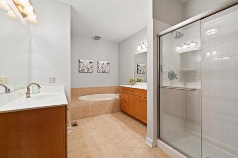1050 Mackenzie Pl, Wheaton, IL 60187 photo 17