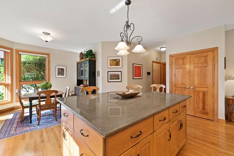 1050 Mackenzie Pl, Wheaton, IL 60187 photo 13