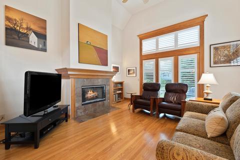 1050 Mackenzie Pl, Wheaton, IL 60187 photo 7