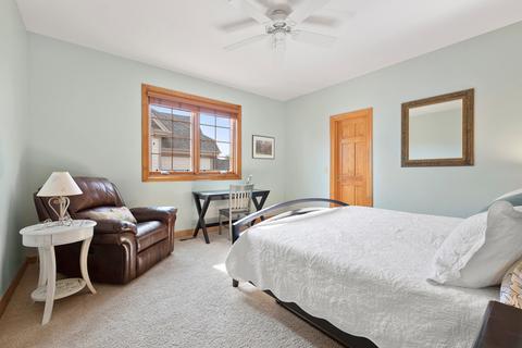 1050 Mackenzie Pl, Wheaton, IL 60187 photo 23